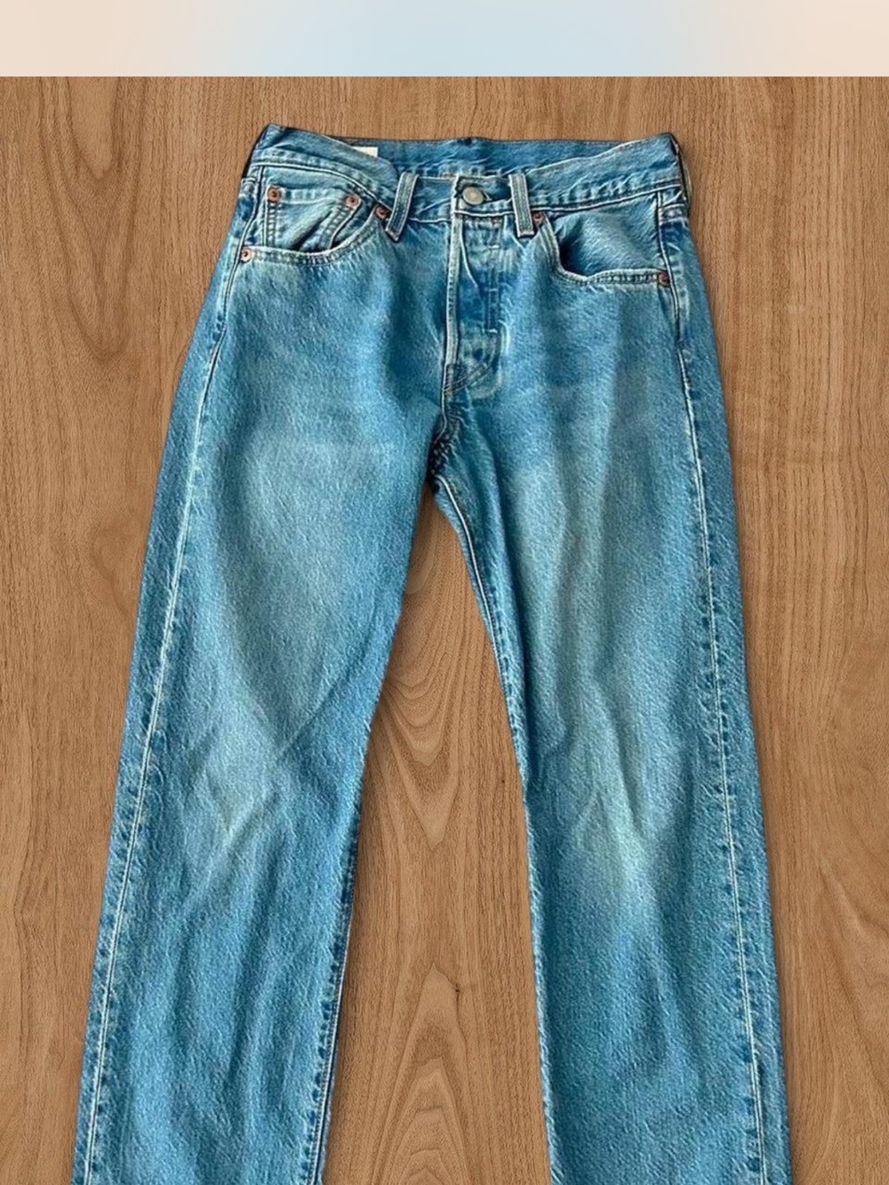 Classic Women’s Levi’s straight Jeans - Size 25